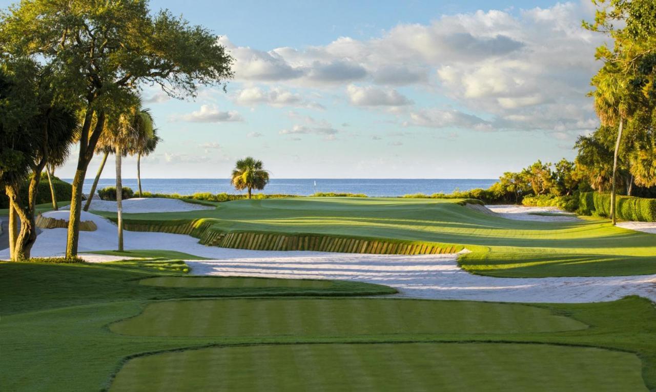 Oceanfront Villa Retreat: Beachside Luxury at Coligny Hilton Head Island Exterior photo