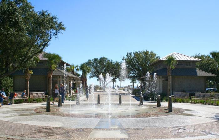 Oceanfront Villa Retreat: Beachside Luxury at Coligny Hilton Head Island Exterior photo