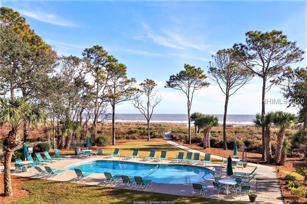 Oceanfront Villa Retreat: Beachside Luxury at Coligny Hilton Head Island Exterior photo