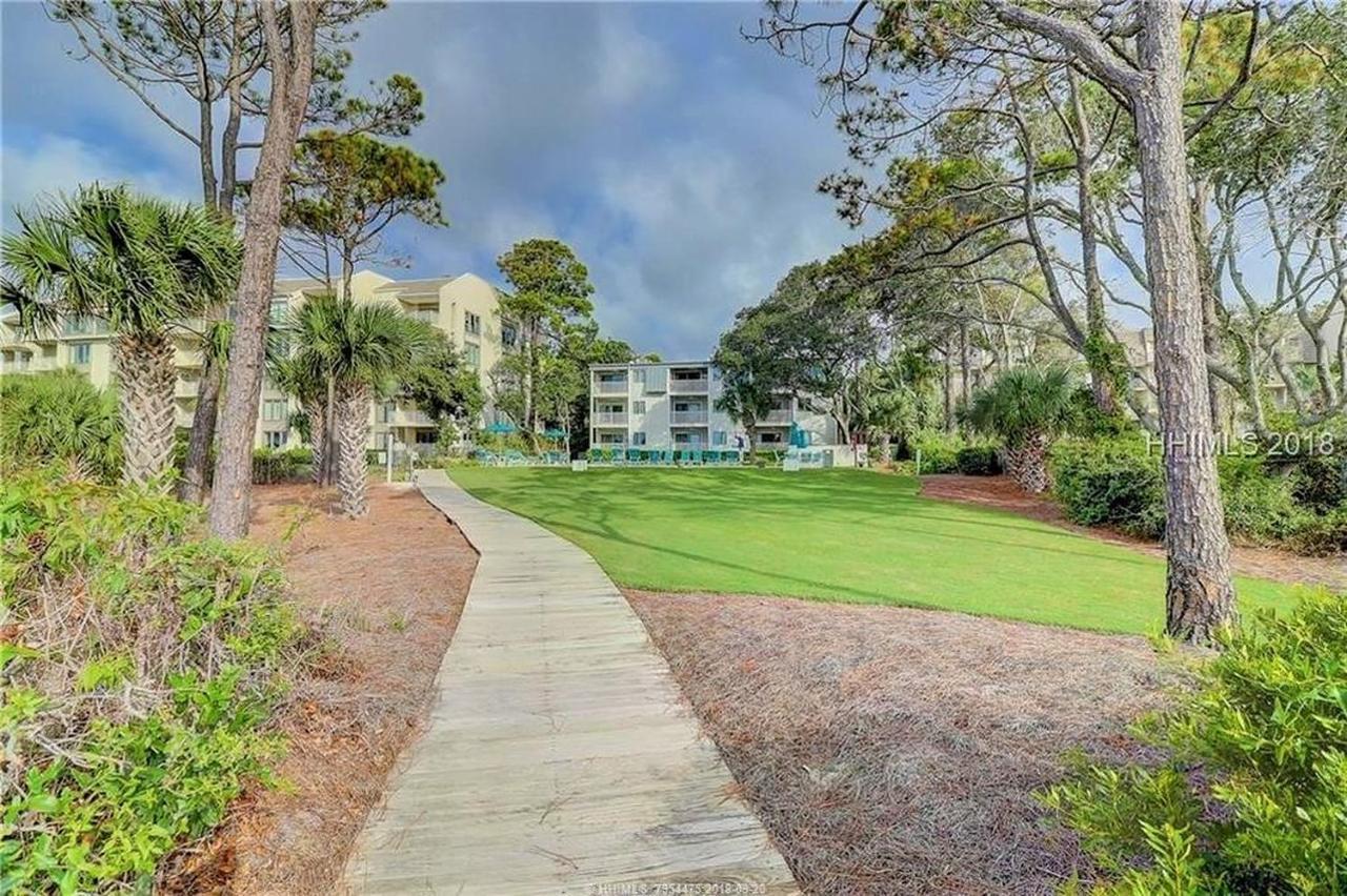 Oceanfront Villa Retreat: Beachside Luxury at Coligny Hilton Head Island Exterior photo